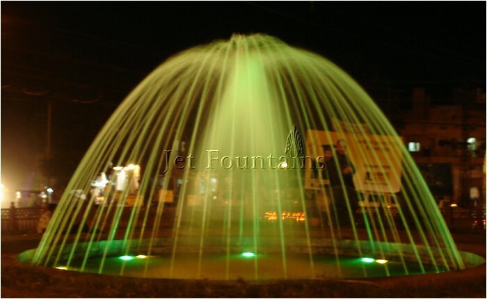 Dom-Fountain 1.jpg